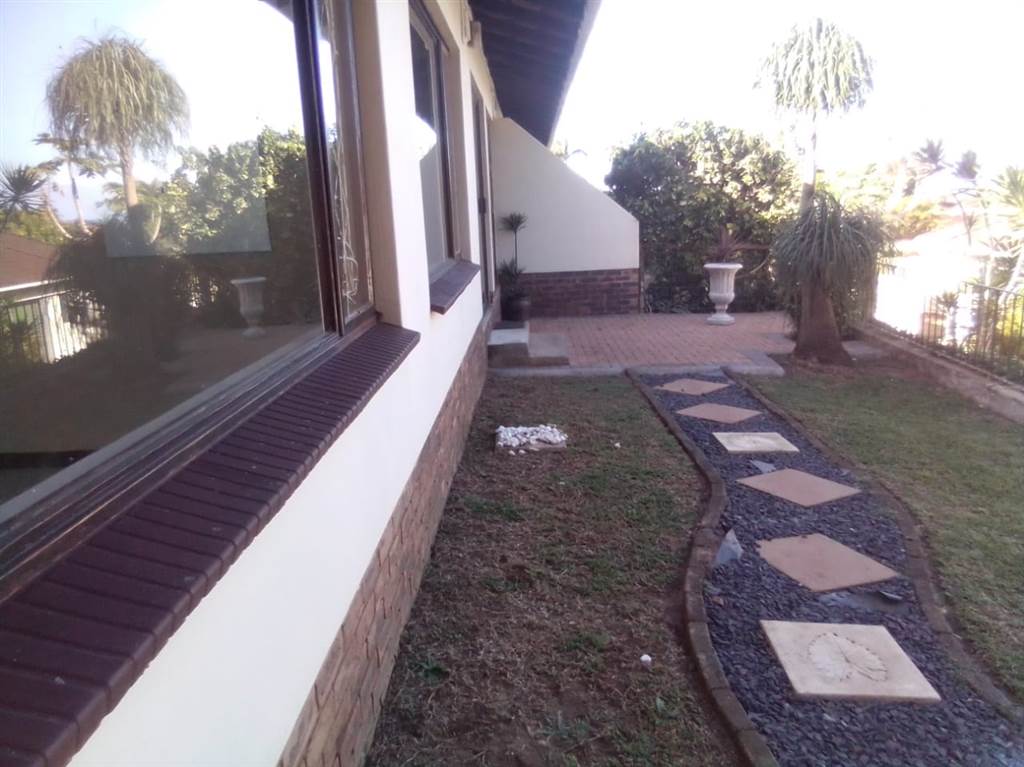 3 Bed Flat in Uvongo photo number 14