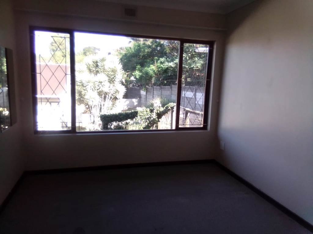 3 Bed Flat in Uvongo photo number 7
