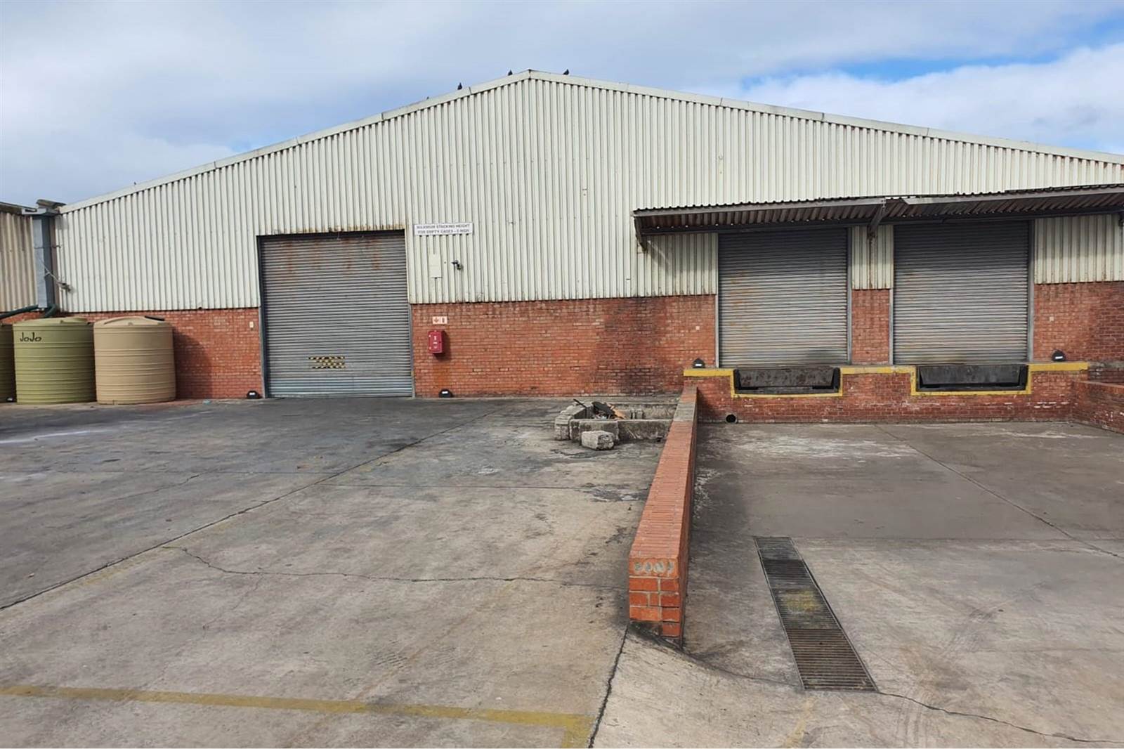 1380  m² Industrial space in Deal Party photo number 1