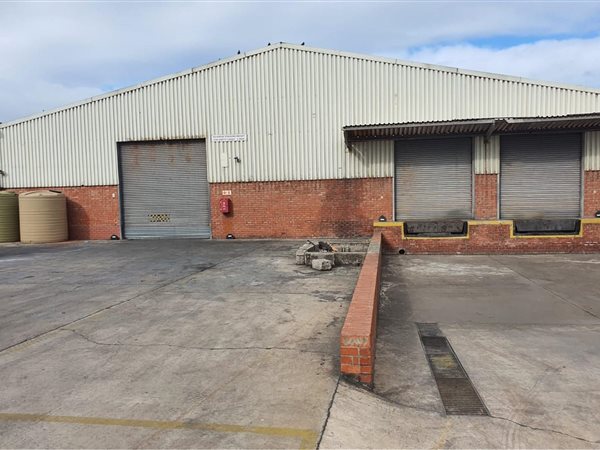 1380  m² Industrial space in Deal Party