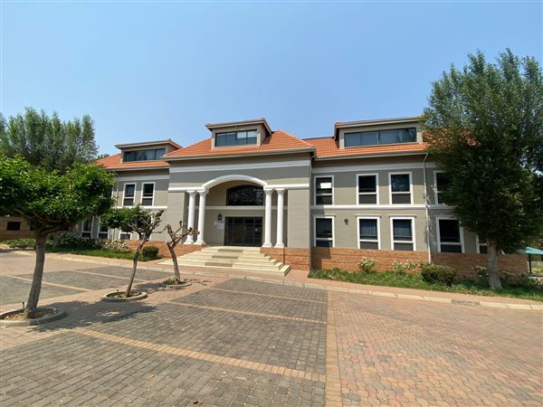 1194  m² Commercial space in Woodmead