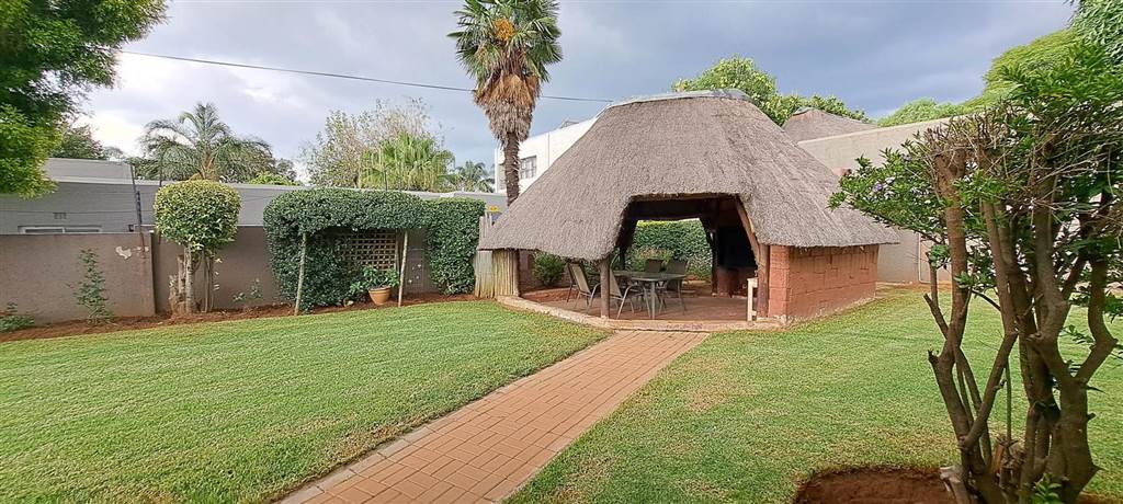 2 Bed House in Radiokop photo number 30