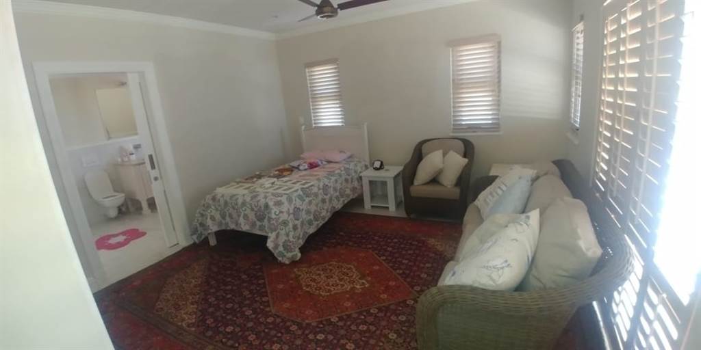 2 Bed House in Jakkalsfontein photo number 12