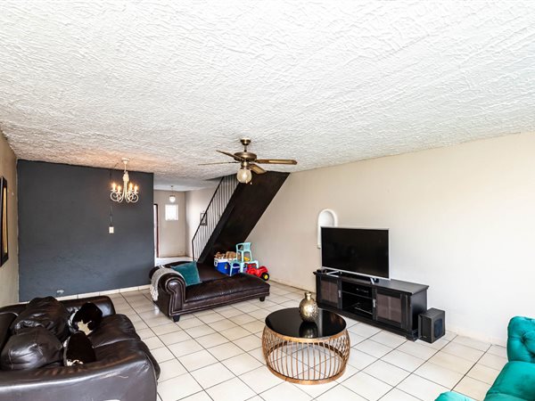 3 Bedroom Townhouse 3 Bedroom Townhouse