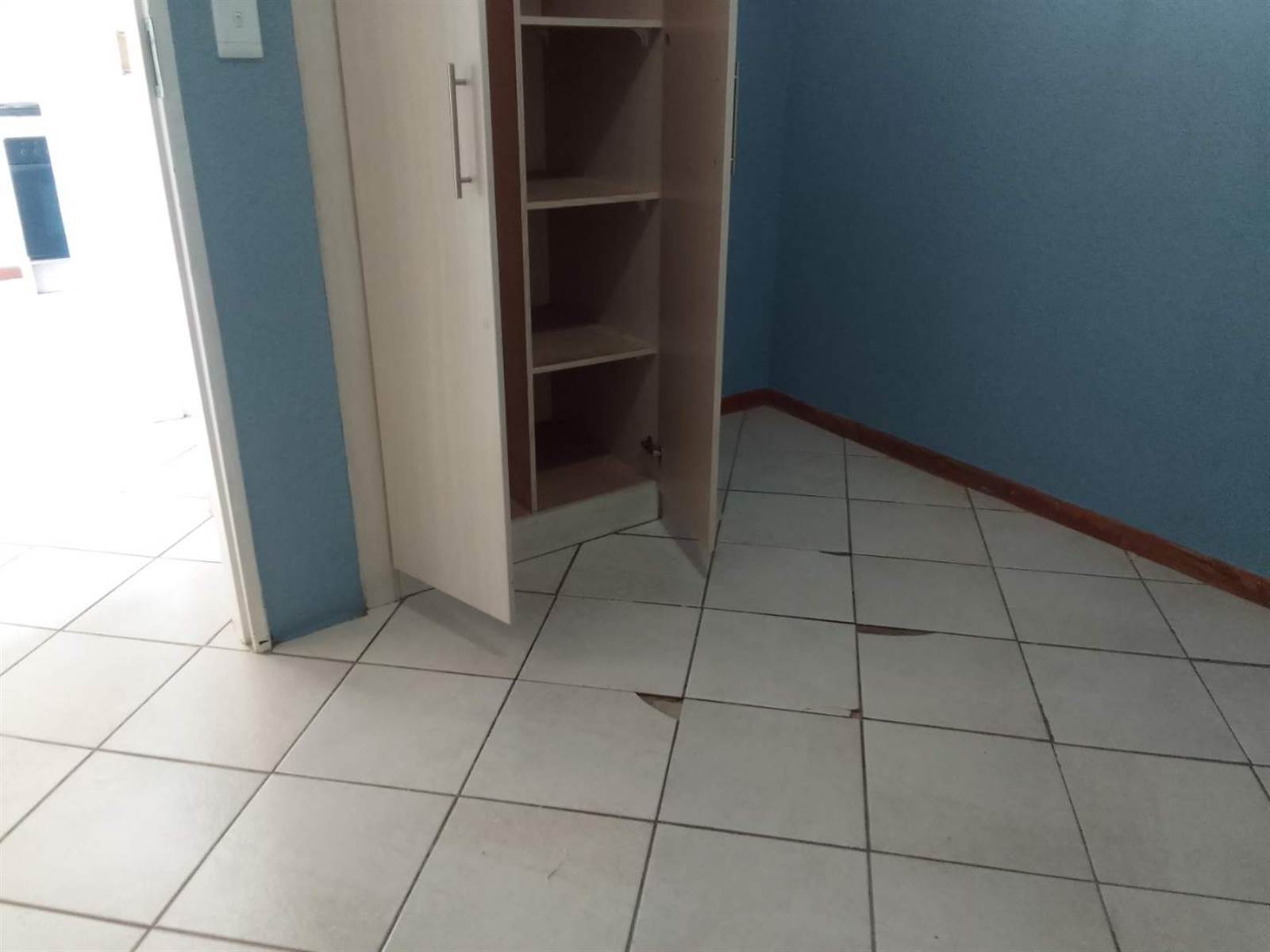 2 Bed Apartment in Olievenhoutbosch photo number 20