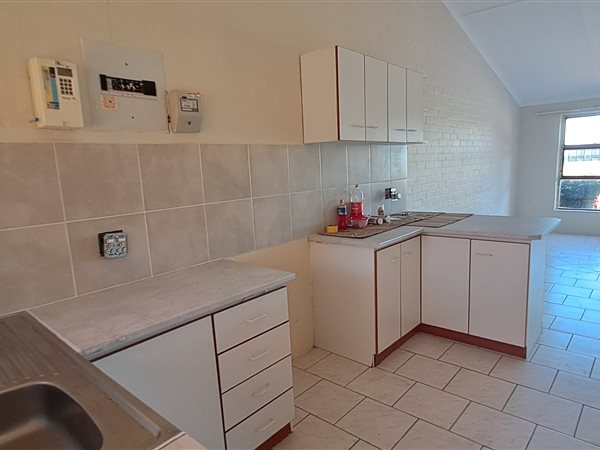 1 Bedroom Flat 1 Bedroom Flat