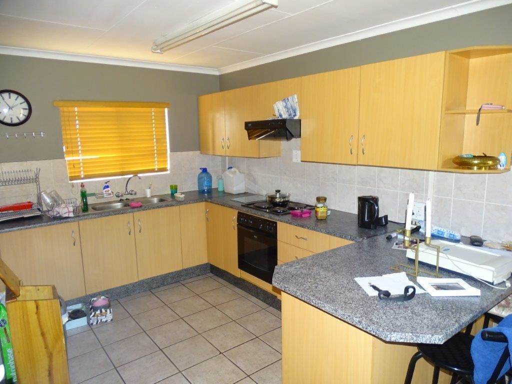 2 Bed Townhouse in Kanoniers Park photo number 6