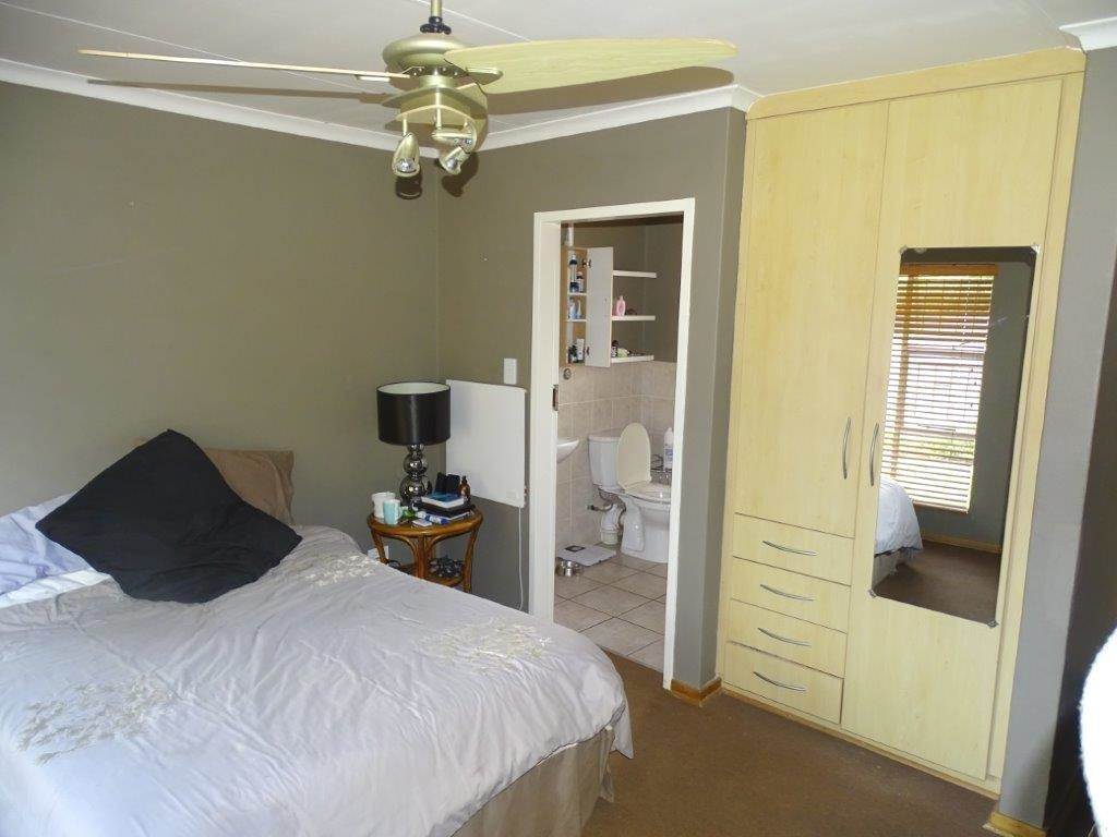 2 Bed Townhouse in Kanoniers Park photo number 9