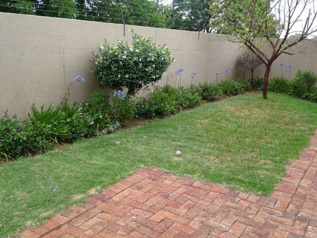 2 Bed Townhouse in Kanoniers Park photo number 3