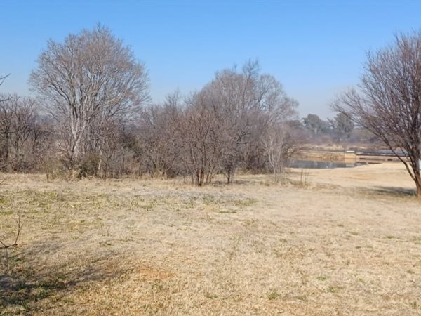 1 109 m² Land