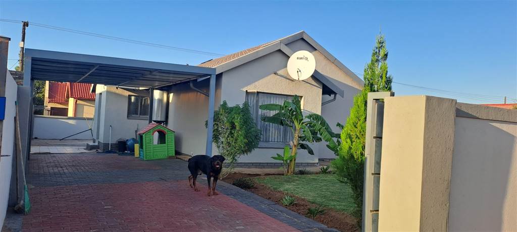3 Bed House in Mmabatho unit 14 photo number 20