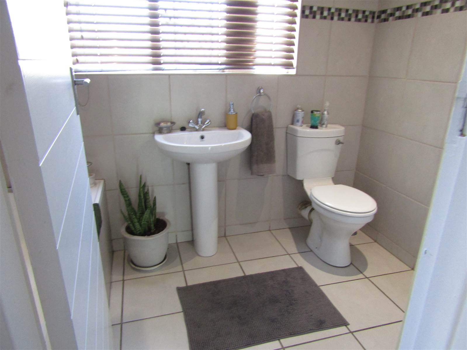 3 Bed House in Humansdorp photo number 15