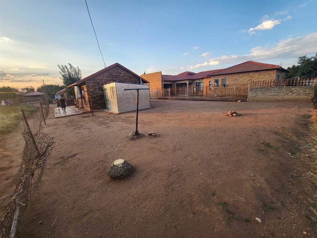 2 Bed House in Mmabatho unit 13 photo number 14