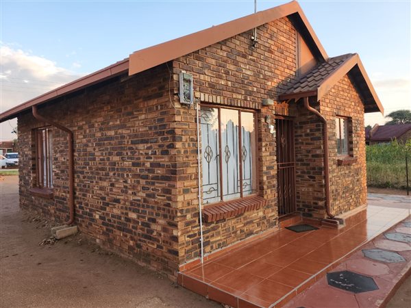2 Bed House in Mmabatho unit 13