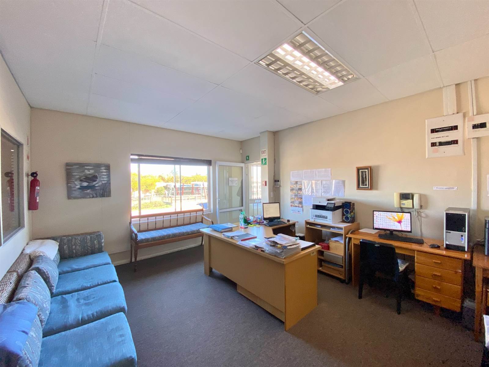 225  m² Office Space in Tableview photo number 5