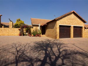 3 Bed Townhouse in Radiokop