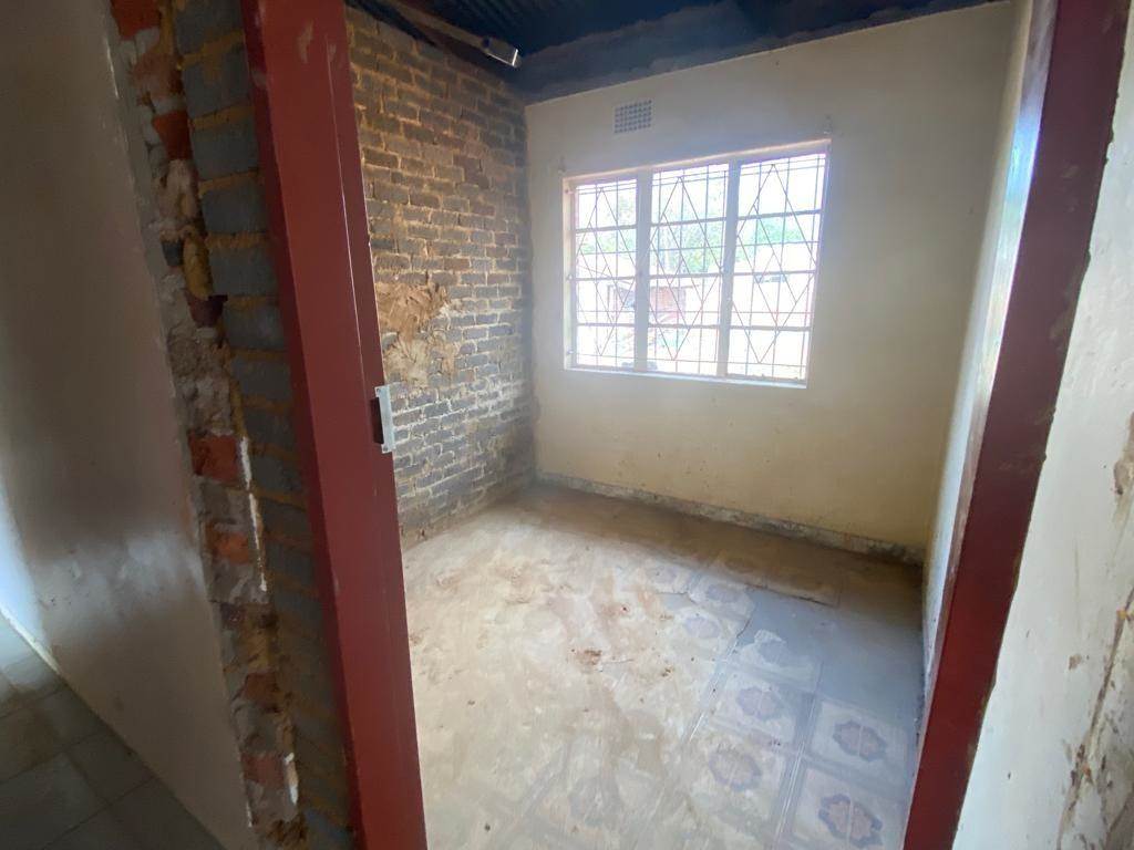 2 Bed House in Rensburg photo number 3