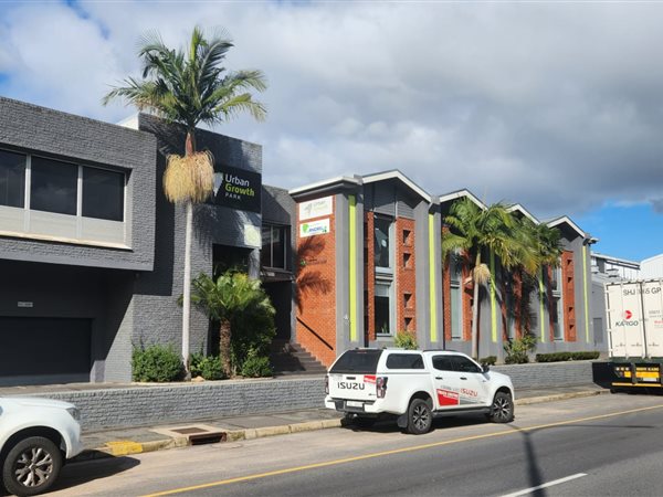 61  m² Commercial space