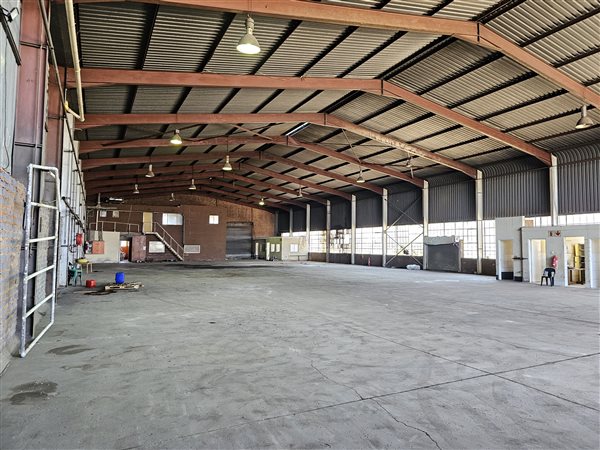 1 500  m² Industrial space