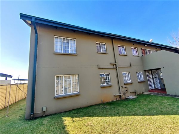 3 Bedroom Townhouse 3 Bedroom Townhouse