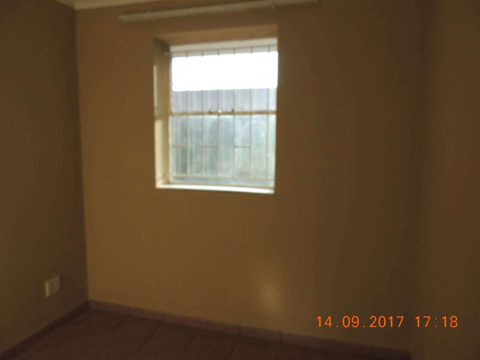 3 Bed Apartment in Secunda photo number 14
