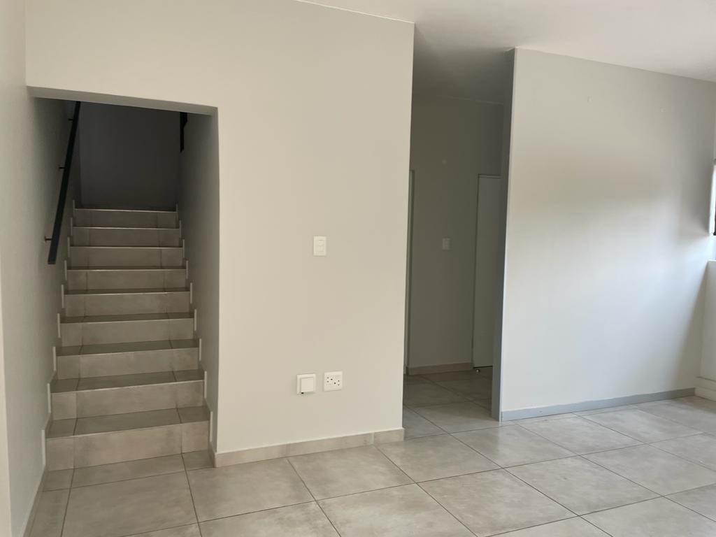 240  m² Commercial space in Halfway House photo number 5