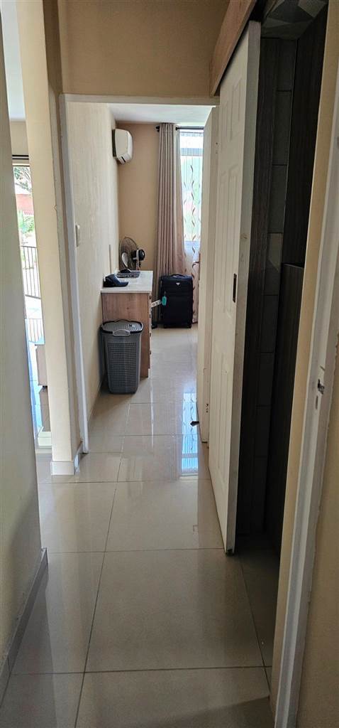 2 Bed Apartment in Mt Edgecombe photo number 10