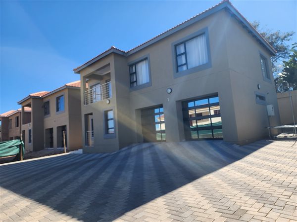 4 Bedroom Townhouse 4 Bedroom Townhouse