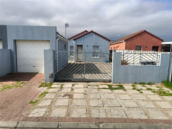 5 Bedroom House 5 Bedroom House