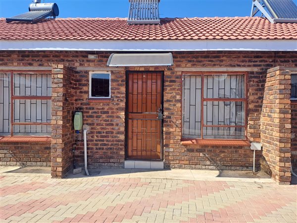 1 Bed Townhouse in Emdo Park