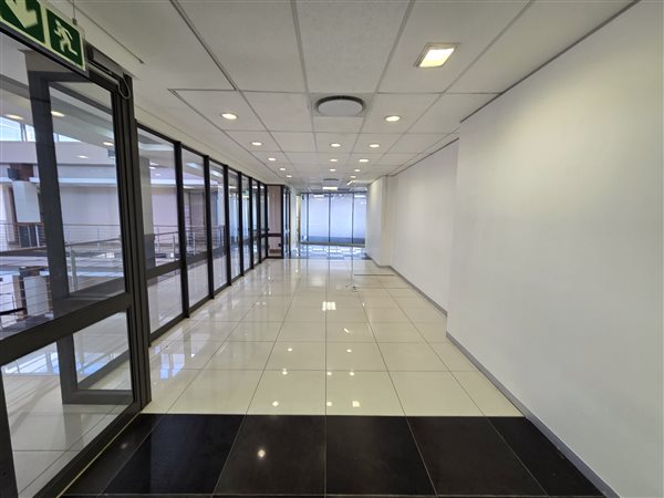 829 m² Commercial space 829 m² Commercial space