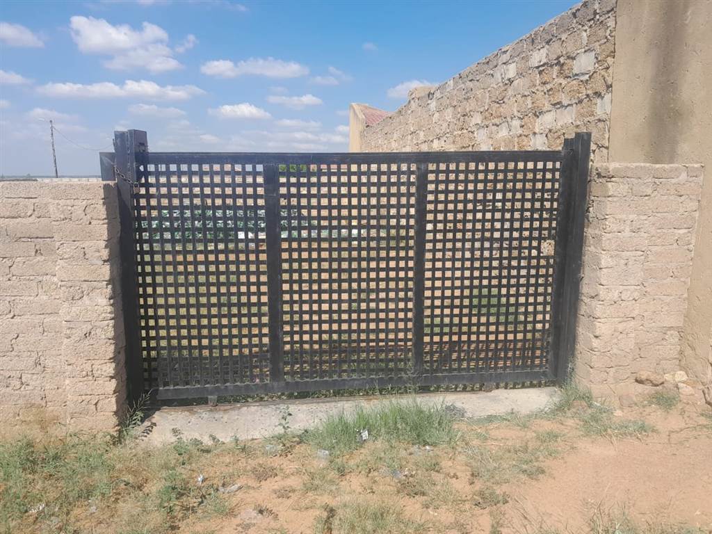 600 m² Land available in Soshanguve photo number 7