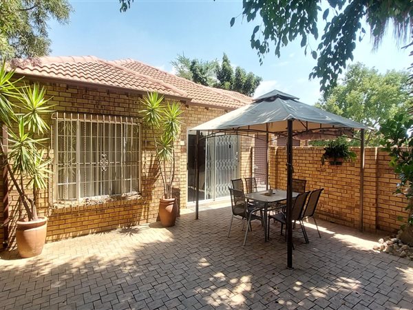 2 Bed Townhouse in Honeydew