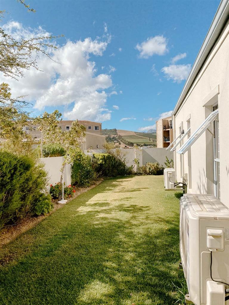 3 Bed House in Somerset West Central photo number 18