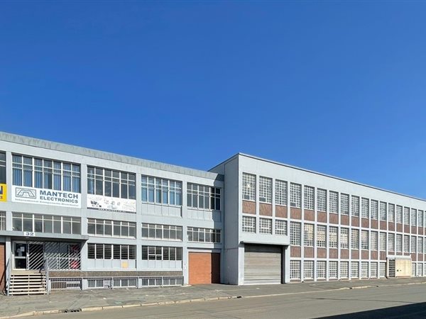 6 300  m² Commercial space