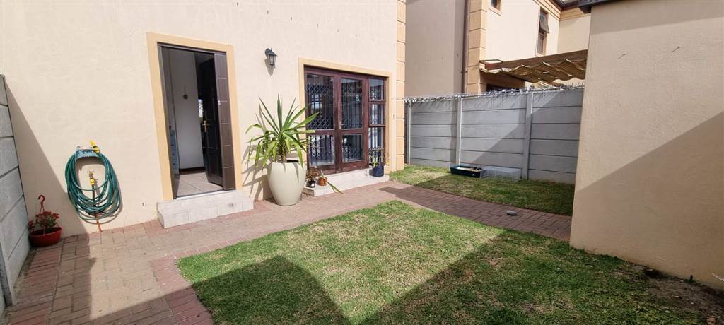 3 Bed Townhouse in Parklands photo number 18