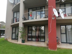 2 Bed Apartment in Rooihuiskraal North