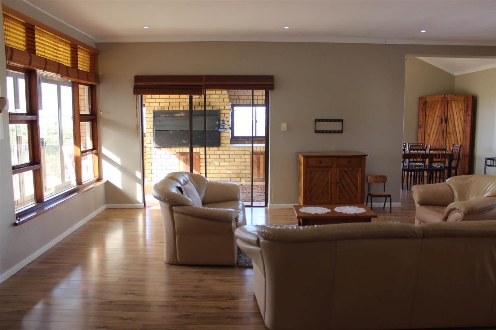 6 Bed House in Middedorp photo number 6