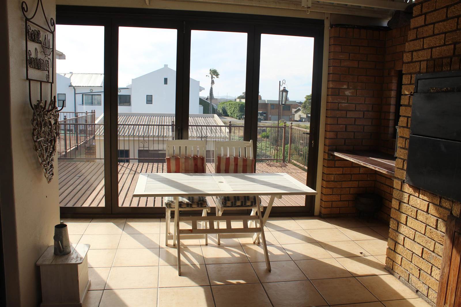 6 Bed House in Middedorp photo number 7