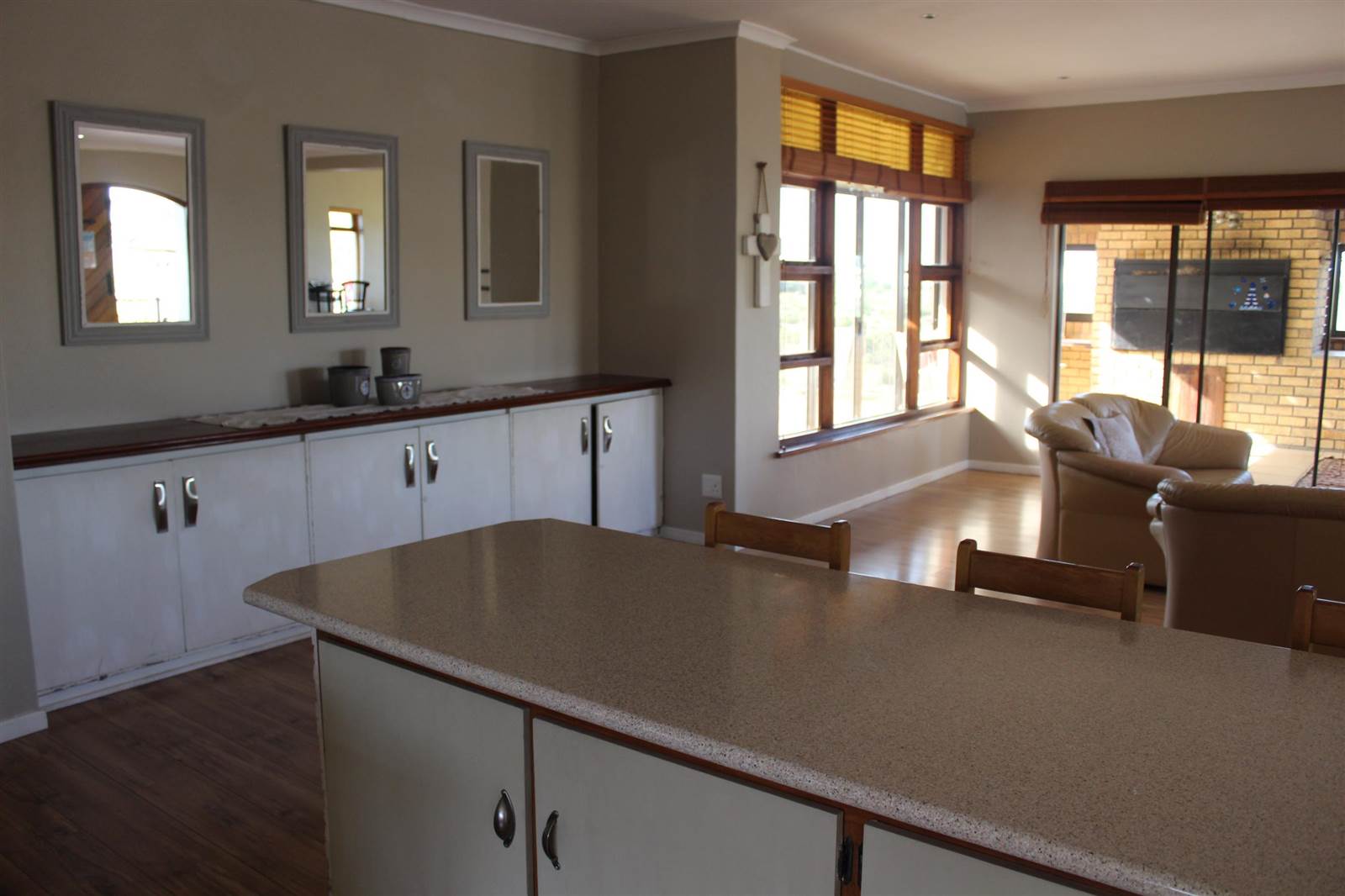 6 Bed House in Middedorp photo number 9
