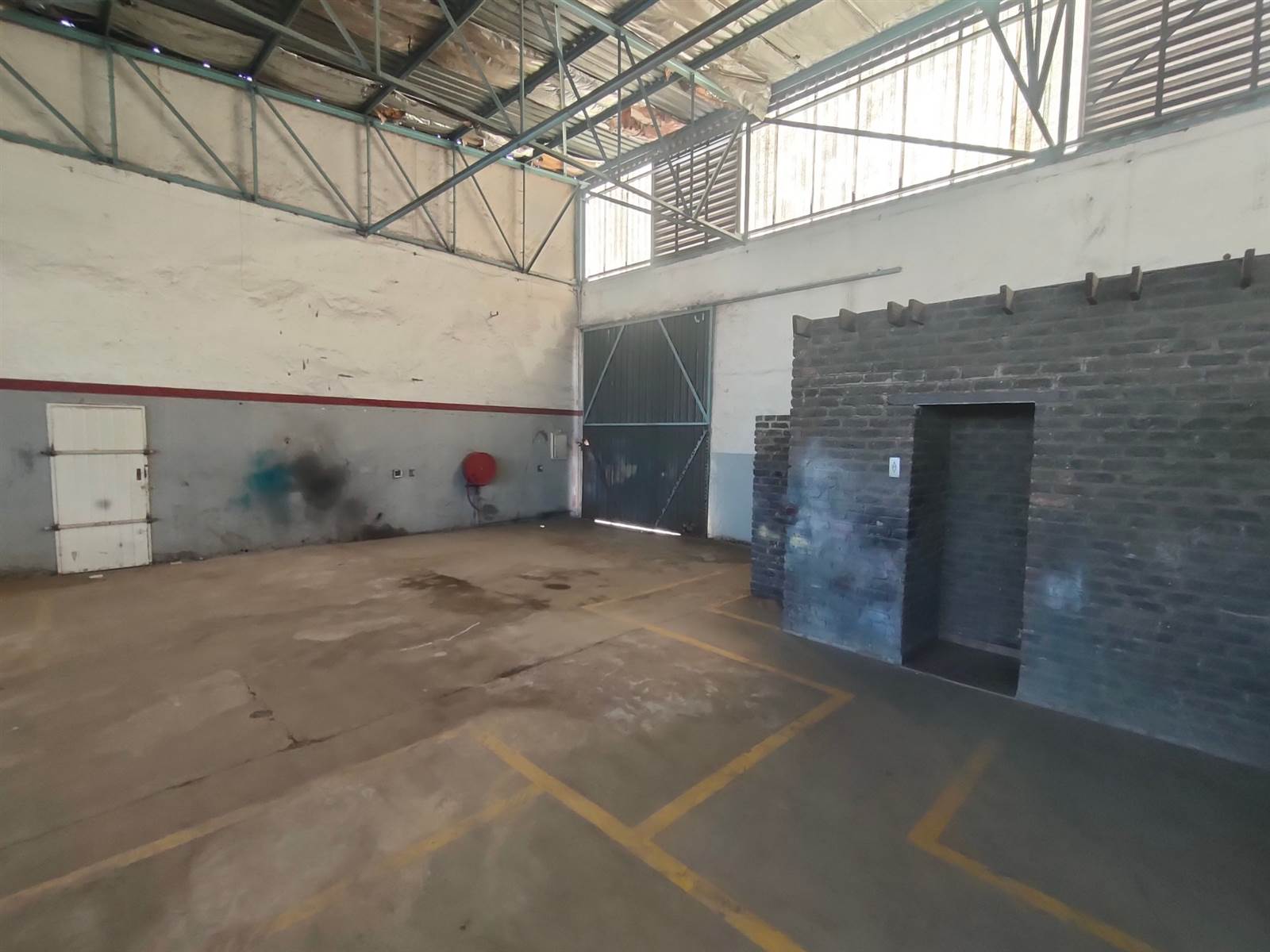 460  m² Commercial space in Vanderbijlpark NW photo number 2