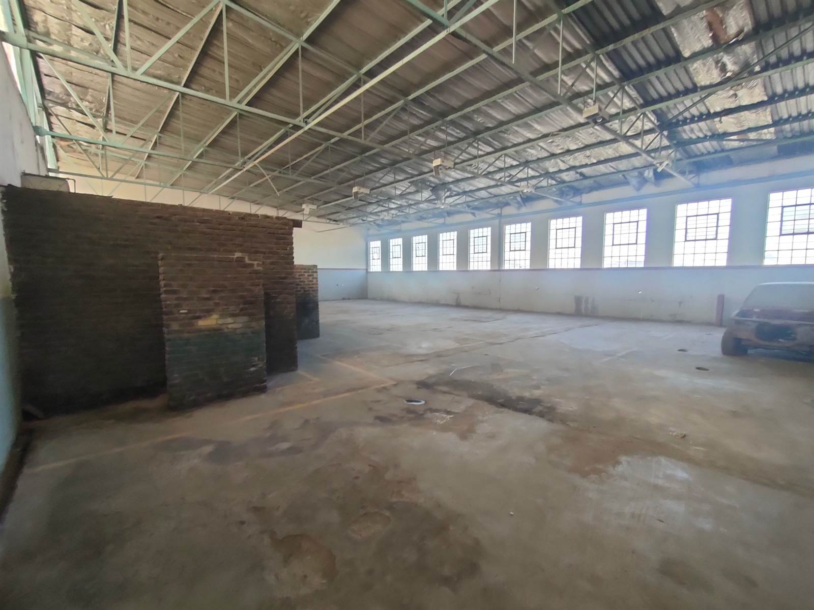 460  m² Commercial space in Vanderbijlpark NW photo number 1