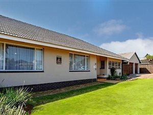 4 Bed House in Horison Park