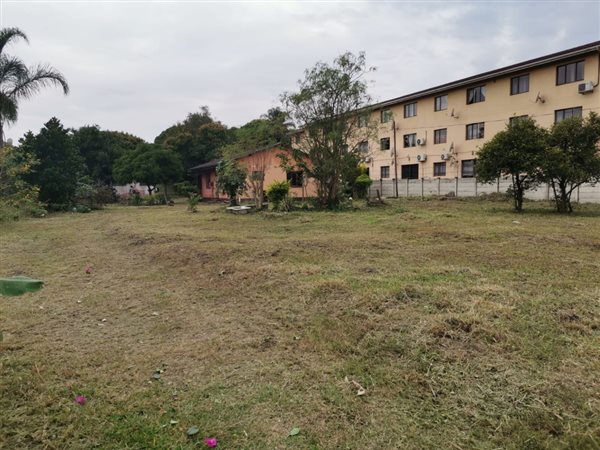 1 852 m² Land