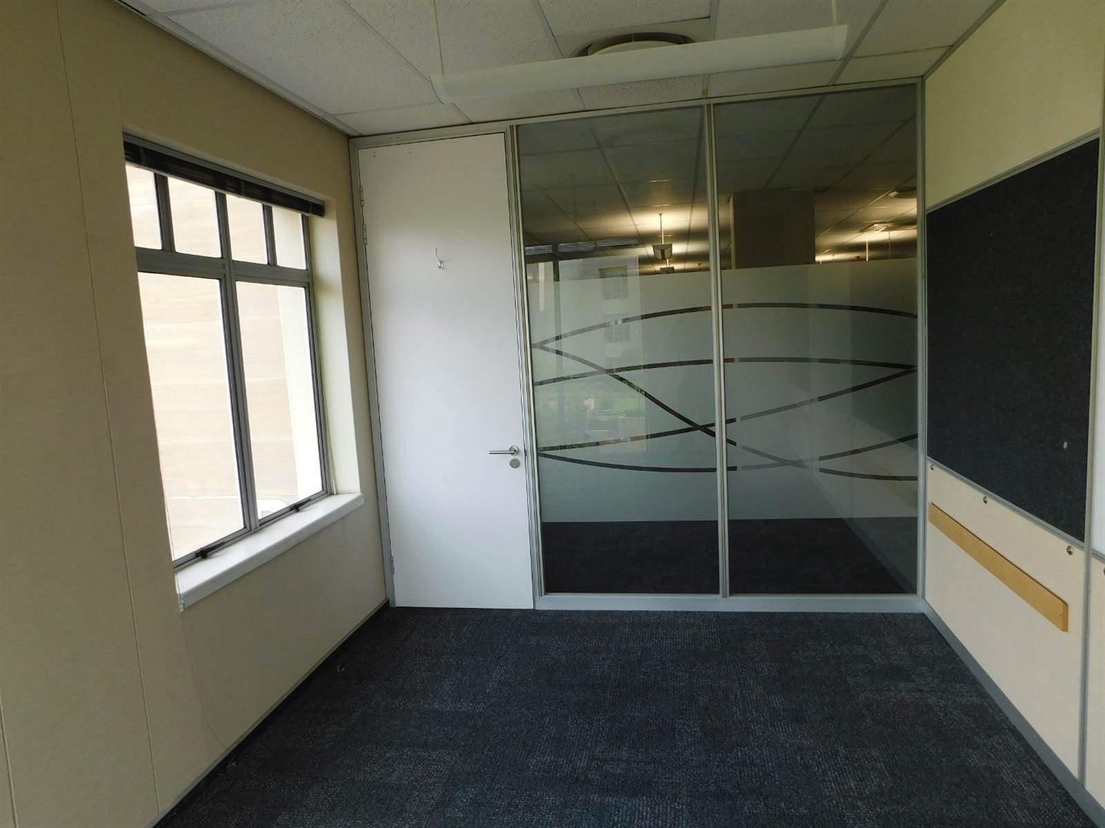 1020  m² Office Space in Illovo photo number 18