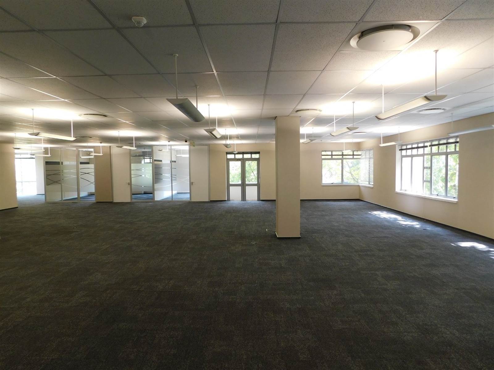 1020  m² Office Space in Illovo photo number 7