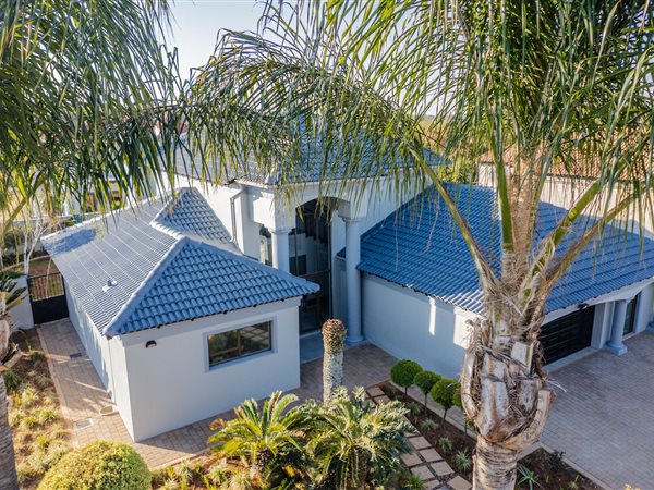 4 Bedroom House 4 Bedroom House