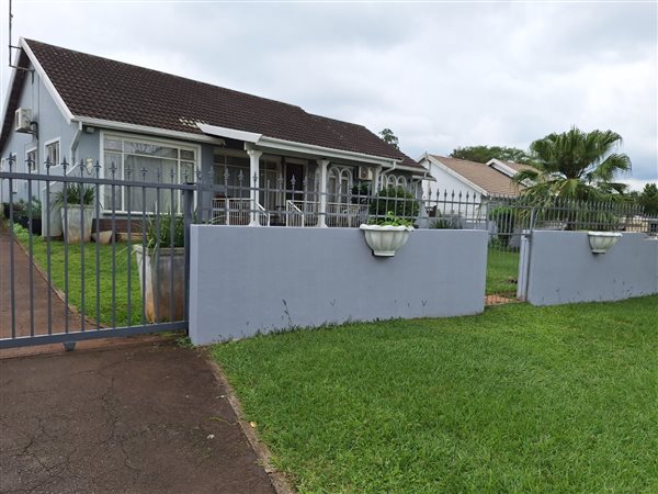 4 Bedroom House 4 Bedroom House