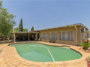 3 Bed House in Dunnottar