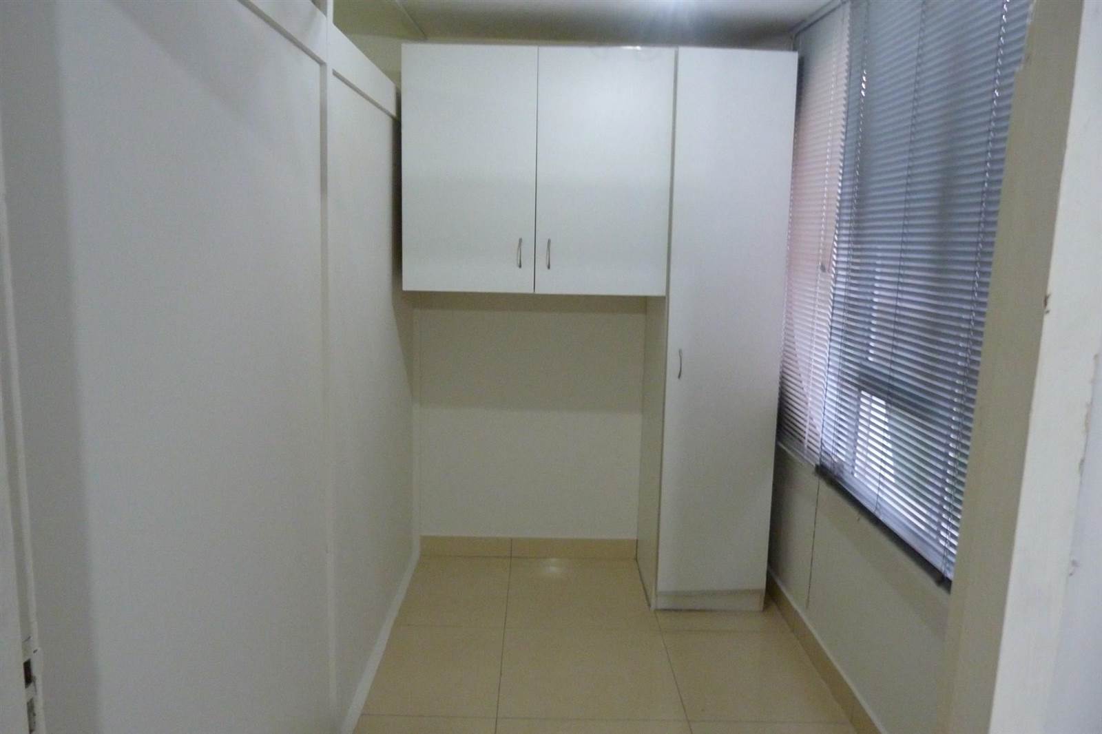 1.5 Bed Apartment in Overport photo number 2